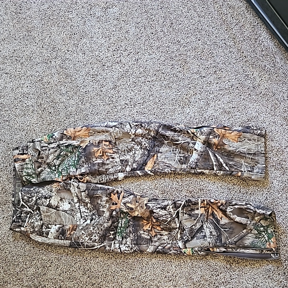 Under Armour camo pants